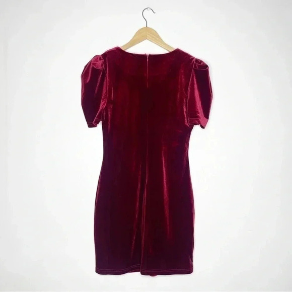 Lulus Wine Red Velvet Puff Sleeve Bodycon Mini Dress Size Medium NWT - Picture 6 of 7
